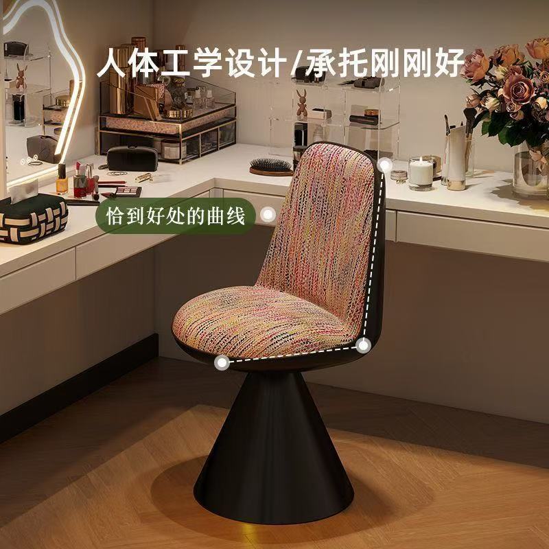梳妆椅与梳妆台高度怎么搭配：台面和桌下净空都要看